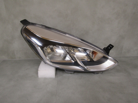 LAMPA PRZÓD FORD FIESTA MK8 VIII 17-21 ZWYKŁA RH