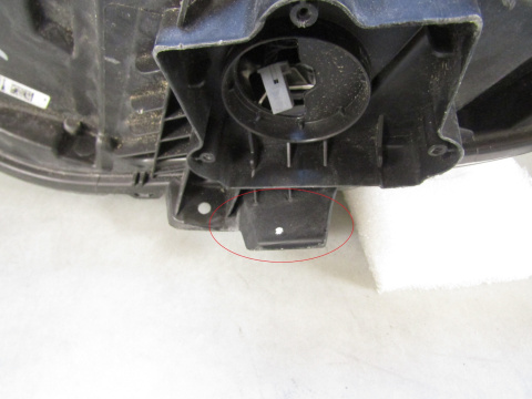 LAMPA PRZÓD FORD SMAX II ZWYKŁA SOCZEWKA RH 15-