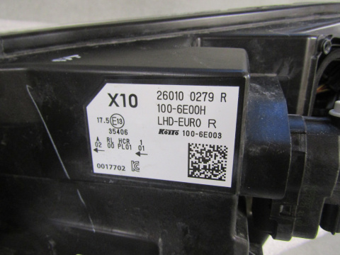 LAMPA PRZÓD RENAULT ZOE LIFT FULL LED 19- RH 260100279R