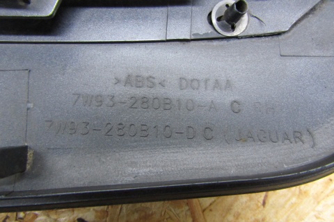 LISTWA PŁETWA WLOT BŁOTNIKA Jaguar XF X250 08-11