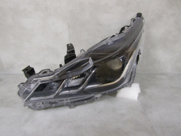 LAMPA PRZÓD TOYOTA COROLLA E21 SEDAN ZWYKŁA SOCZEWKA LH 18- 81150-02T31-00