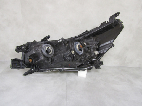 Lampa przód Toyota Hilux 8 VIII LIFT ZWYKŁA 20- RH