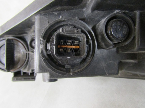 Lampa przód Hyundai Kona 1 LED DRL RH 17-21 92208J9000