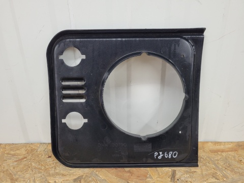Ramka maskownica osłona lampy przód lewa LAND ROVER DEFENDER TD5 99-