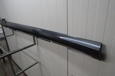Listwa progowa prawa Audi A6 C8 4K0 S Line 18-