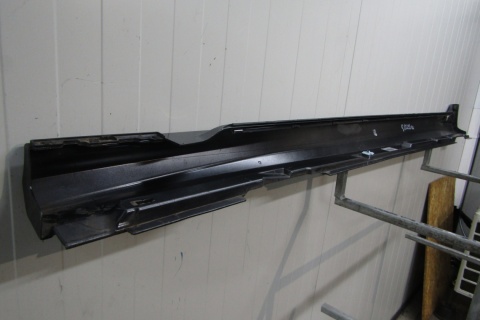 Listwa progowa prawa Audi A6 C8 4K0 S Line 18-