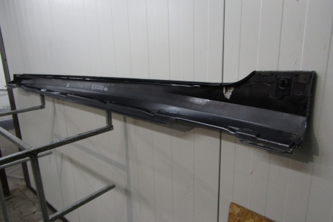 Listwa progowa prawa Audi A6 C8 4K0 S Line 18-