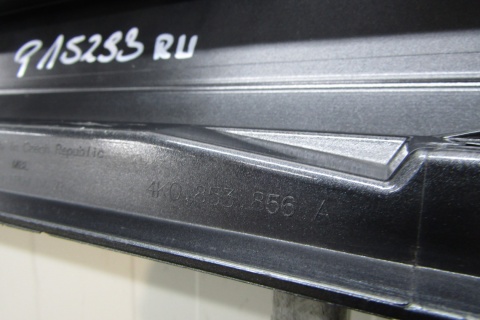 Listwa progowa prawa Audi A6 C8 4K0 S Line 18-
