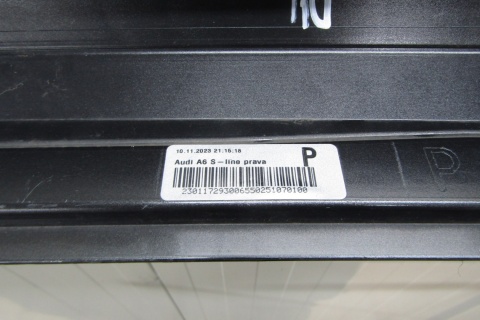 Listwa progowa prawa Audi A6 C8 4K0 S Line 18-
