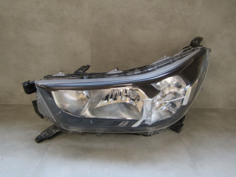 LAMPA PRZÓD TOYOTA HILUX 8 VIII LIFT ZWYKŁA 20- LH