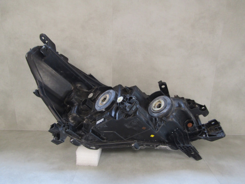 LAMPA PRZÓD TOYOTA HILUX 8 VIII LIFT ZWYKŁA 20- LH