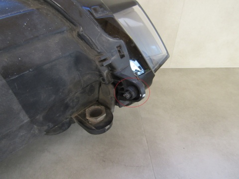 LAMPA PRZÓD VW SPORTSVAN LIFT ZWYKŁA 18-20 LH 517941005D