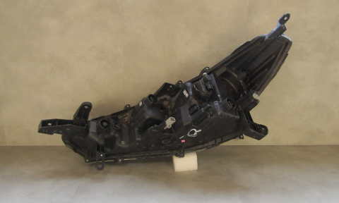 LAMPA PRZÓD TOYOTA COROLLA CROSS LED 20- RH