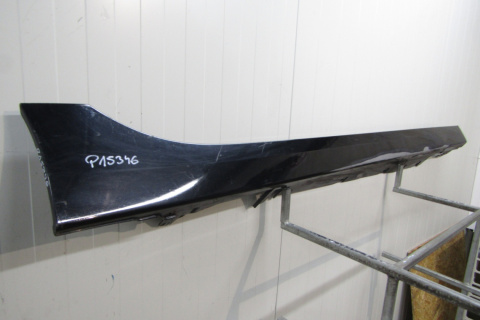 Listwa progowa prawa BMW 1 F40 2 F44 19- próg