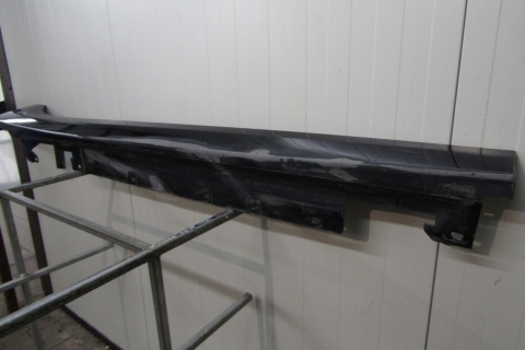 Listwa progowa prawa BMW 1 F40 2 F44 19- próg