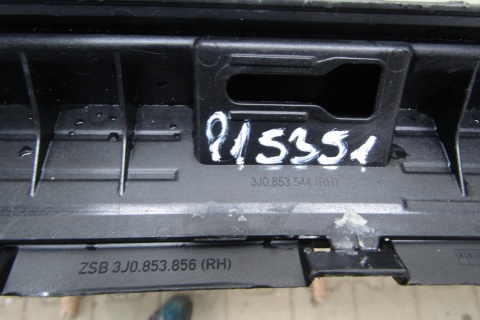 Listwa progowa prawa VW Passat B9 3J0 23- R Line kombi sedan