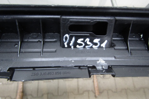 Listwa progowa prawa VW Passat B9 3J0 23- R Line kombi sedan