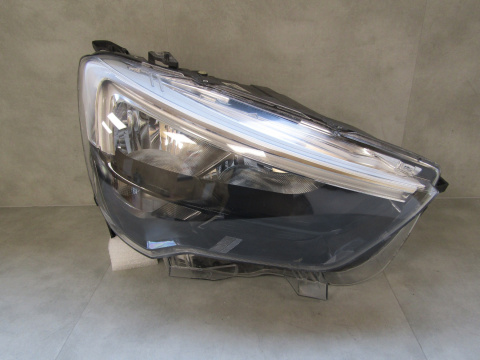 Lampa przód Opel Combo E IV ZWYKŁA + LED RH 18-23 9816825980