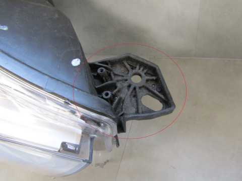 Lampa przód Opel Combo E IV ZWYKŁA + LED RH 18-23 9816825980