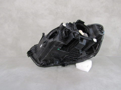 LAMPA PRZÓD MERCEDES CLA W118 ZWYKŁA RH 19-23 A1189062000