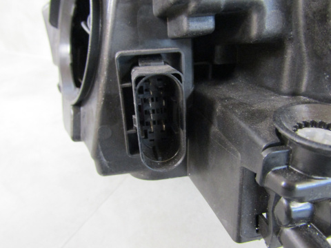 LAMPA PRZÓD MERCEDES CLA W118 ZWYKŁA RH 19-23 A1189062000