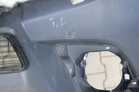 Zderzak przód przedni Toyota Hilux 8 VIII 15-18
