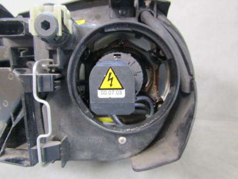 Lampa przód VW Golf 4 IV KSENON 97-06 RH 1J1941016L