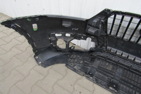 Zderzak przód przedni Audi Q3 8U0 11-14