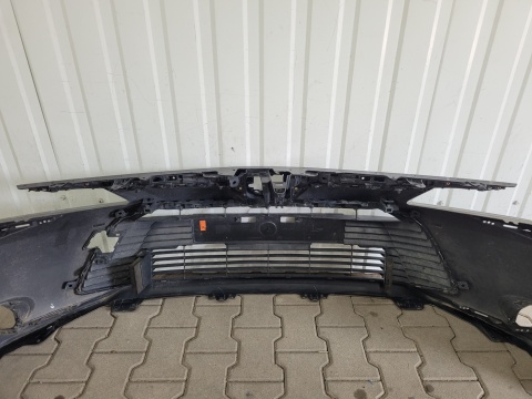 Zderzak przód przedni Toyota Corolla E21 XII Sedan 18-