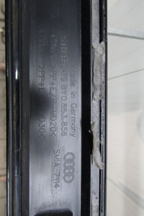 Listwa progowa prawa Audi A3 8Y0 S Line 20- S3