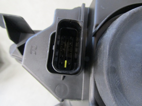 Lampa przód Citroen DS3 DS 3 CROSSBACK ZWYKŁA 18- RH 98200840580