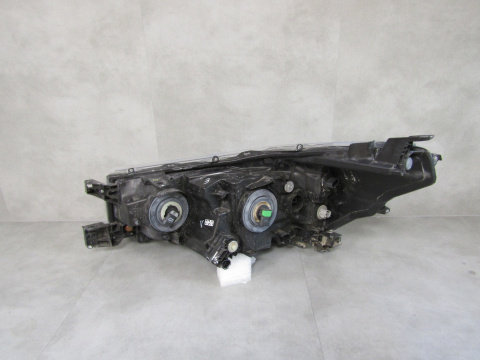 LAMPA PRZÓD TOYOTA HILUX 8 VIII LIFT ZWYKŁA 20- RH