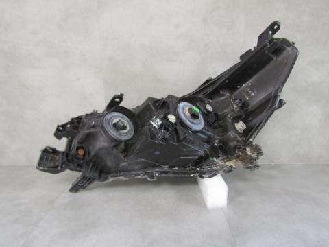 LAMPA PRZÓD TOYOTA HILUX 8 VIII LIFT ZWYKŁA 20- RH
