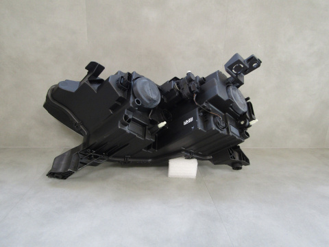 LAMPA PRZÓD CITROEN DS3 CROSSBACK ZWYKŁA RH 9820840580