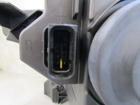 LAMPA PRZÓD CITROEN DS3 CROSSBACK ZWYKŁA RH 9820840580