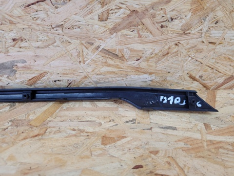Listwa grilla atrapy chłodnicy przód przednia Hyundai Tucson III TL 15-18