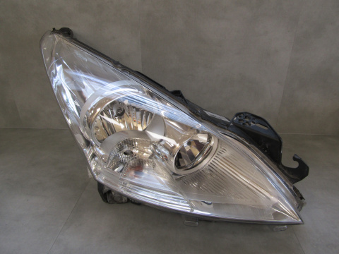 Lampa przód Peugeot 3008 I 5008 I ZWYKŁA 09-13 RH 9682519080