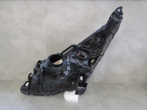 Lampa przód Peugeot 3008 I 5008 I ZWYKŁA 09-13 RH 9682519080