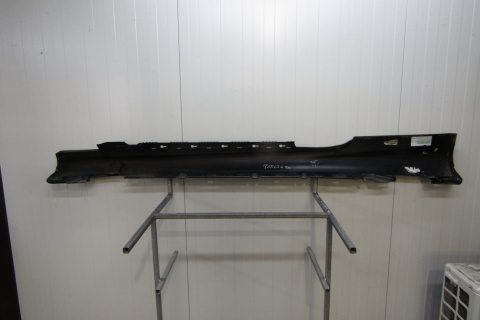 Listwa progowa prawa Mercedes E 207 AMG Coupe 09-17