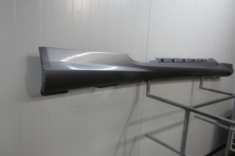 Listwa progowa prawa Mercedes E 207 AMG Coupe 09-17