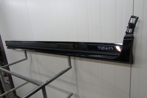 Listwa progowa lewa Ford Kuga MK3 Titanium ST 19-
