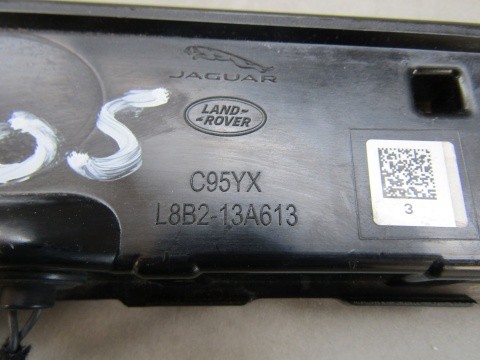 Lampa tył światło stop Land Rover Defender 2 II 20- L8B2-13A613