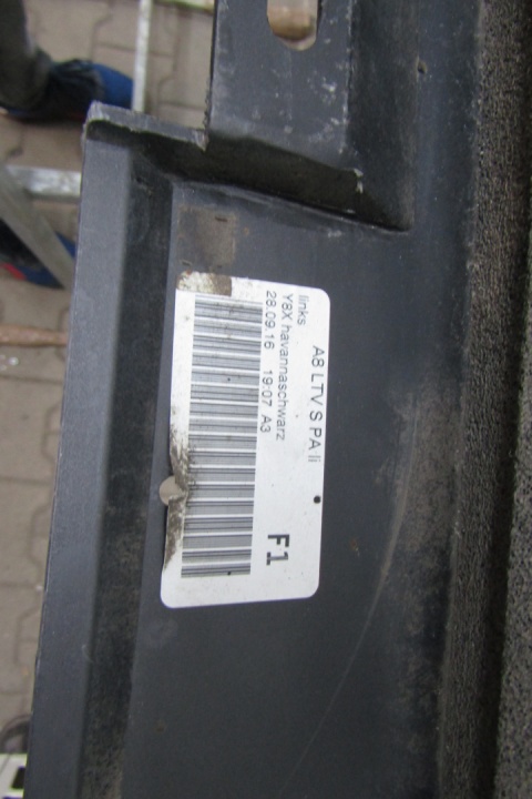 Listwa progowa lewa Audi A8 S8 S Line D4 4H 10-17 4H0 NWB