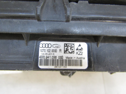 LAMPA PRZÓD AUDI Q7 E-TRON LED DRL HALOGEN RH 4M0.941.056