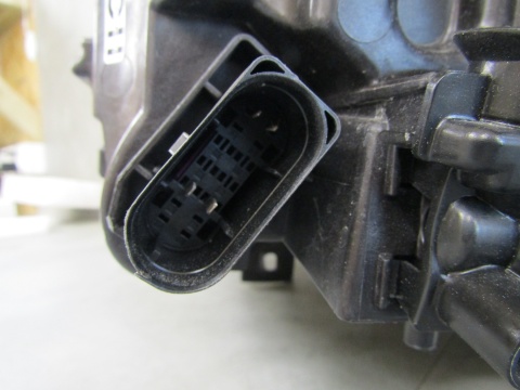 LAMPA PRZÓD MERCEDES B KLASA W247 LIFT MULTIBEAM 23- RH