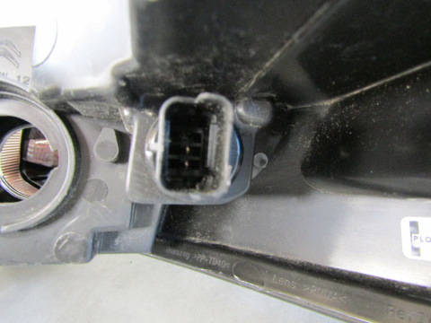 Lampa przód Citroen C3 AIRCROSS LED DRL 17-21 RH 9843218880