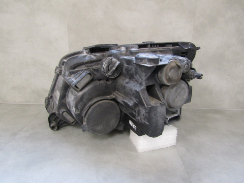 Lampa przód VW Amarok 2H1 ZWYKŁA 09-14 RH 2H1941016AA
