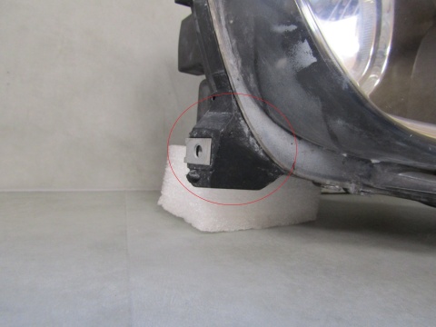 Lampa przód VW Amarok 2H1 ZWYKŁA 09-14 RH 2H1941016AA