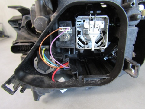LAMPA PRZÓD AUDI Q3 8U0 KSENON NIESKRĘTNY 11-14 RH 8U0941004H