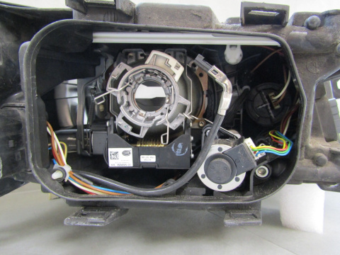 Lampa przód Audi A6 C6 KSENON SKRĘTNY 04-08 LH 4F0941029
